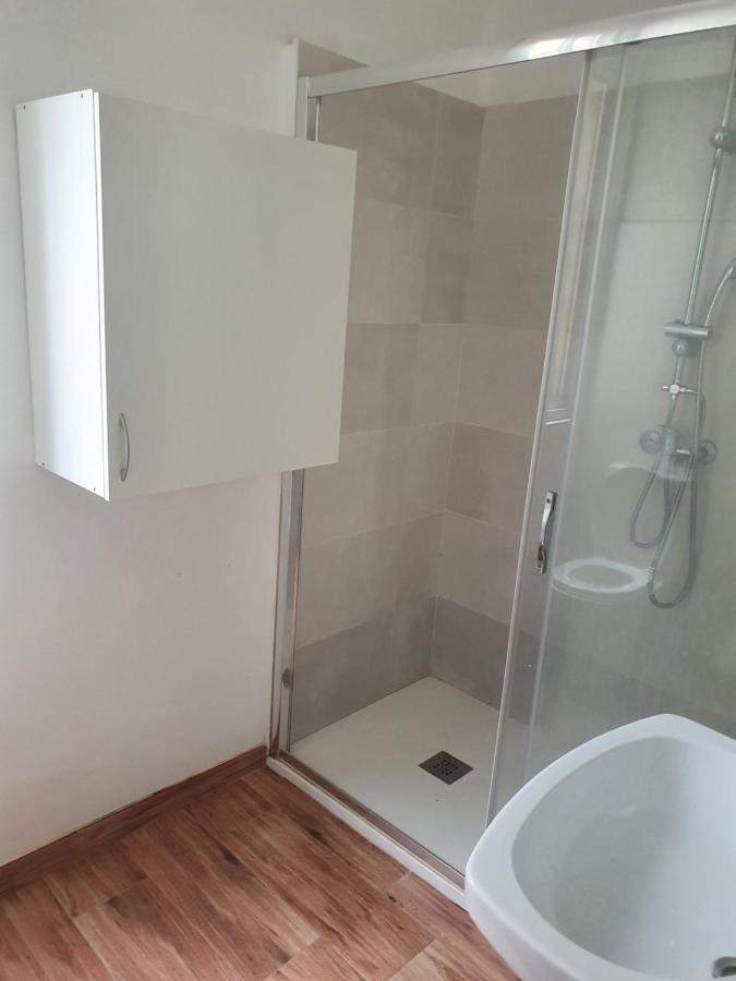 Habitacion Pequena Con Balcon Apartment Vigo Bagian luar foto